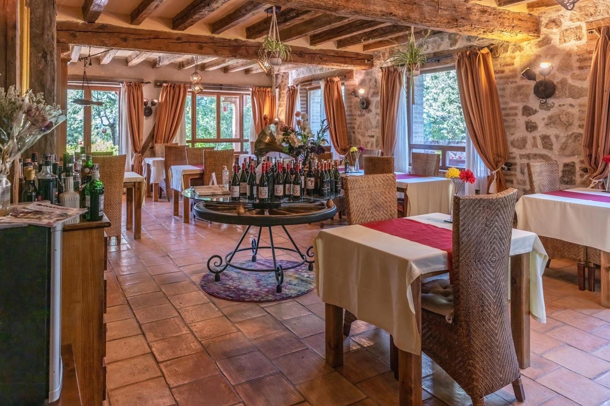 Posada Restaurante Fuenteplateada Collado Hermoso Εξωτερικό φωτογραφία
