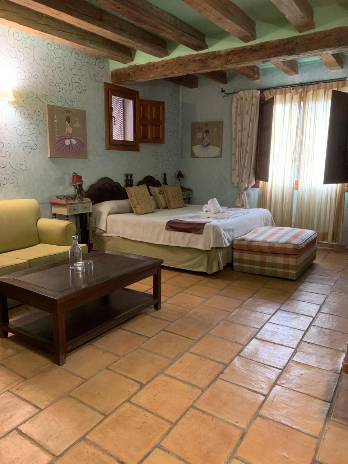Posada Restaurante Fuenteplateada Collado Hermoso Εξωτερικό φωτογραφία
