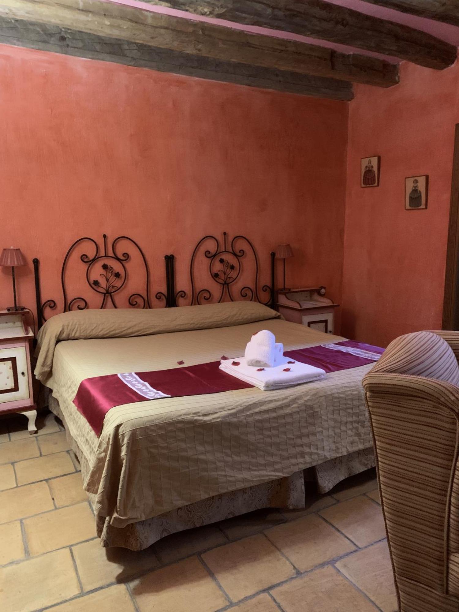 Posada Restaurante Fuenteplateada Collado Hermoso Εξωτερικό φωτογραφία